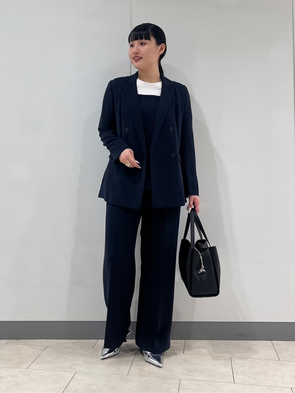 hasuさんの「INDIVI｜【洗える／多機能／SETUP可】着る日傘ダブルジャケット」を使ったコーディネート