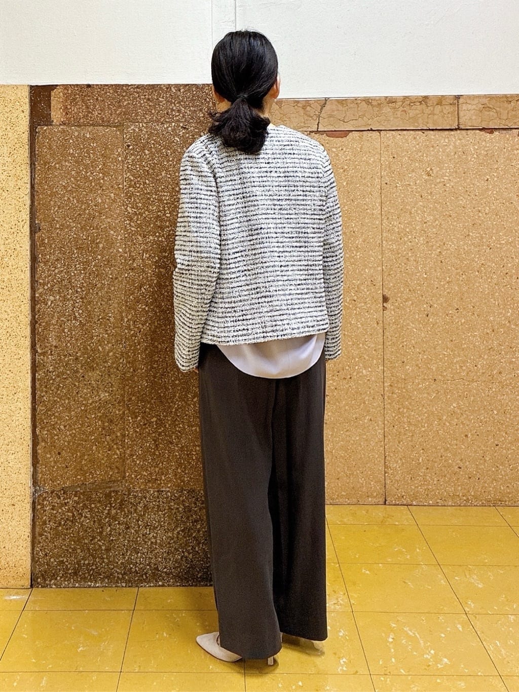 hattoriさんの「INDIVI｜【褒められパンツ／洗える／ウエストゴム】ワイドタックパンツ」を使ったコーディネート