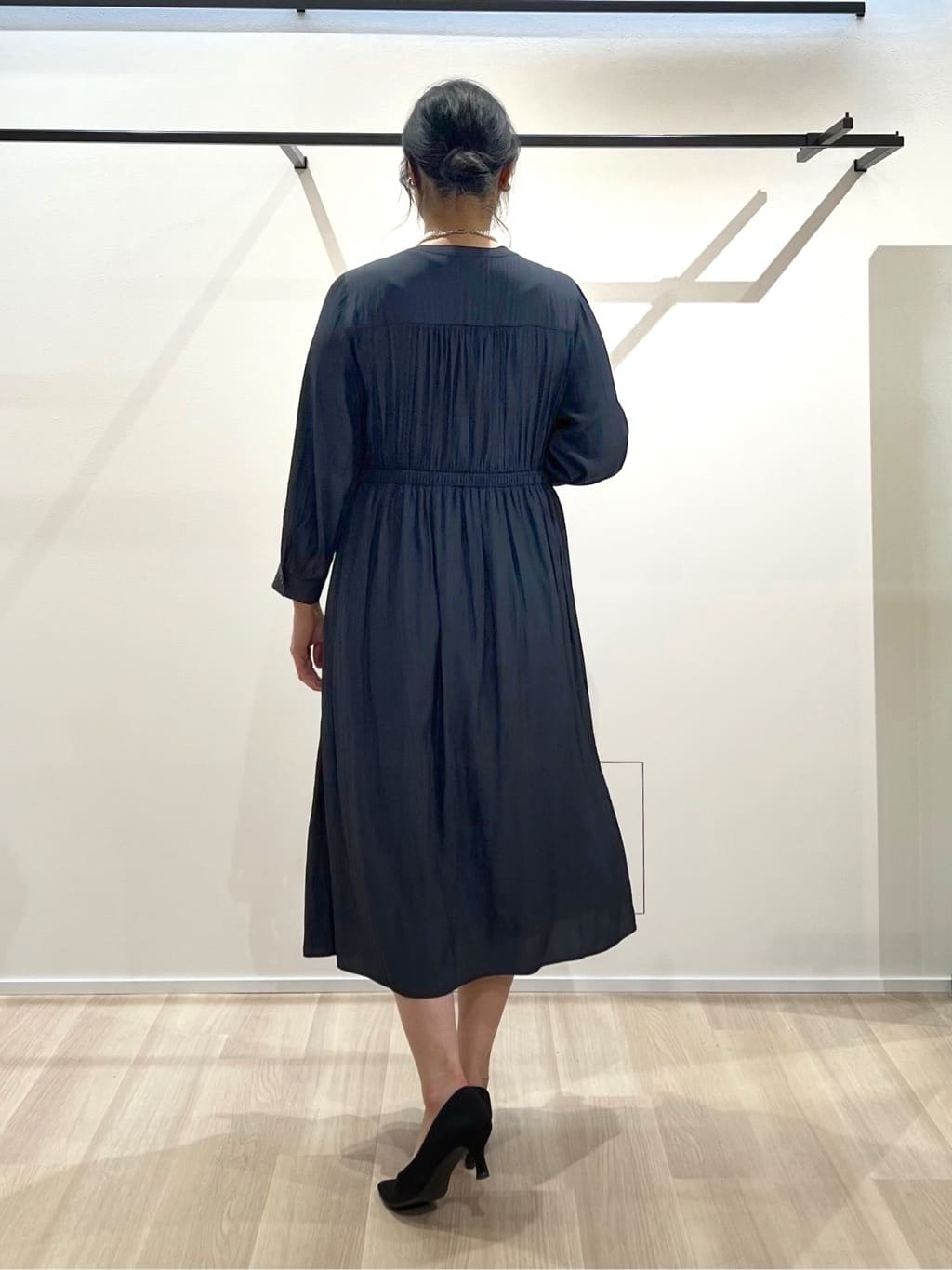 TOMOMIさんの「UNTITLED｜【洗える】ギャザーフレアワンピース」を使ったコーディネート