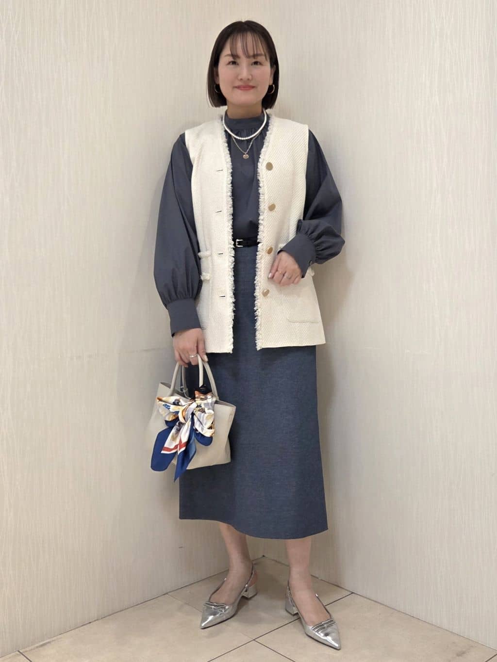 naokoさんの「UNTITLED｜【オンオフ使える】スラブツイード ジレ」を使ったコーディネート