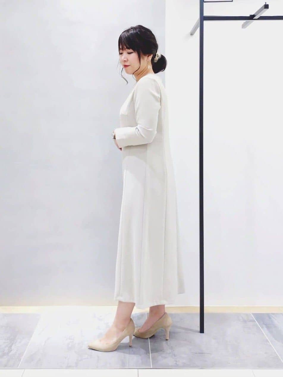 TOMOMIさんの「INDIVI｜【上品光沢／セレモニー／SETUP可能】切り替えデザインジャケット」を使ったコーディネート