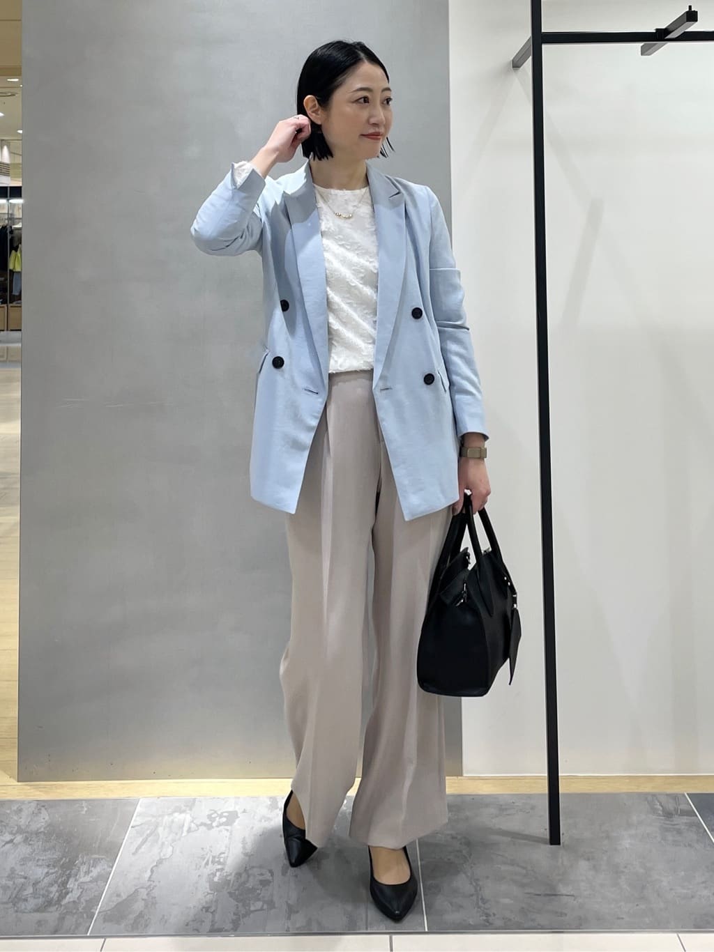 shihoさんの「INDIVI｜【洗える／多機能／SETUP可】着る日傘ダブルジャケット」を使ったコーディネート