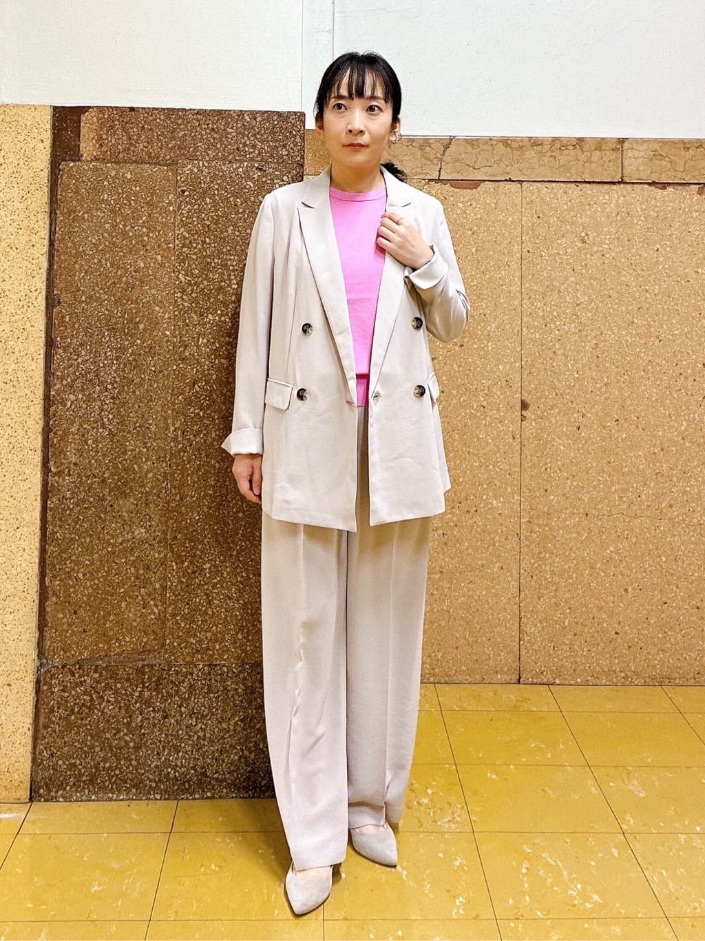 hattoriさんの「INDIVI｜【洗える／UVケア／SETUP可】着る日傘ワイドパンツ」を使ったコーディネート
