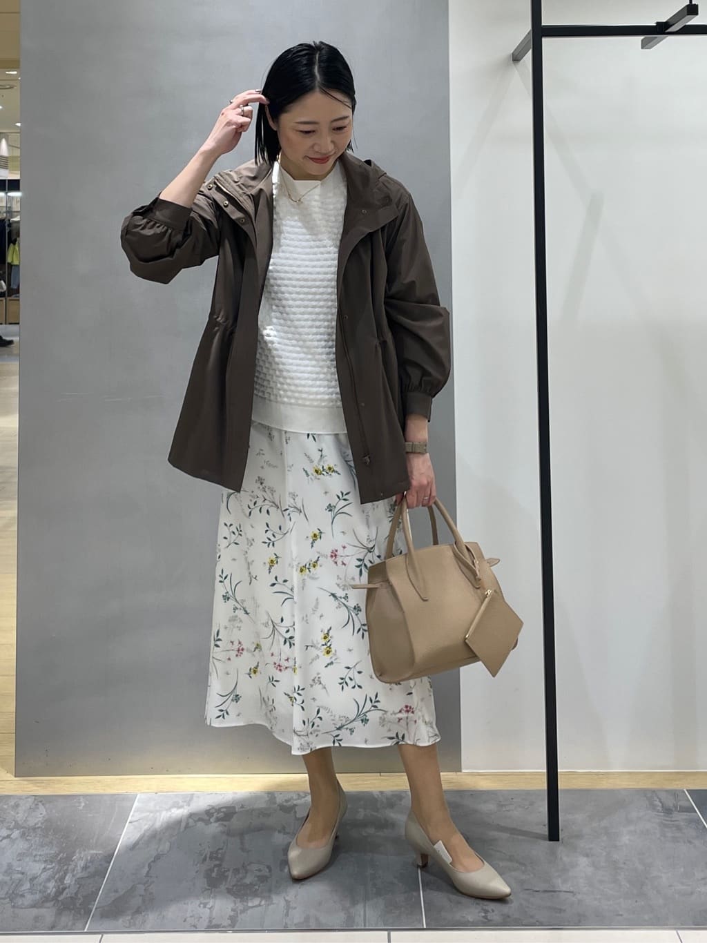 shihoさんの「INDIVI｜【撥水／フード取外し可】凹凸素材ブルゾン」を使ったコーディネート
