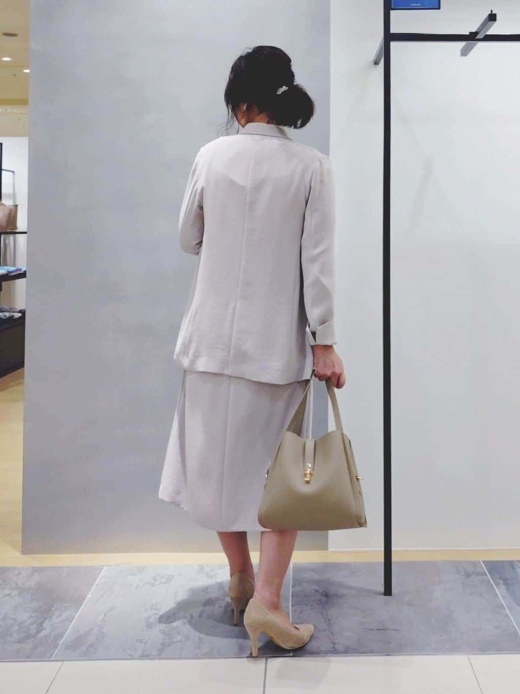 TOMOMIさんの「INDIVI｜【洗える／多機能／SETUP可】着る日傘ダブルジャケット」を使ったコーディネート