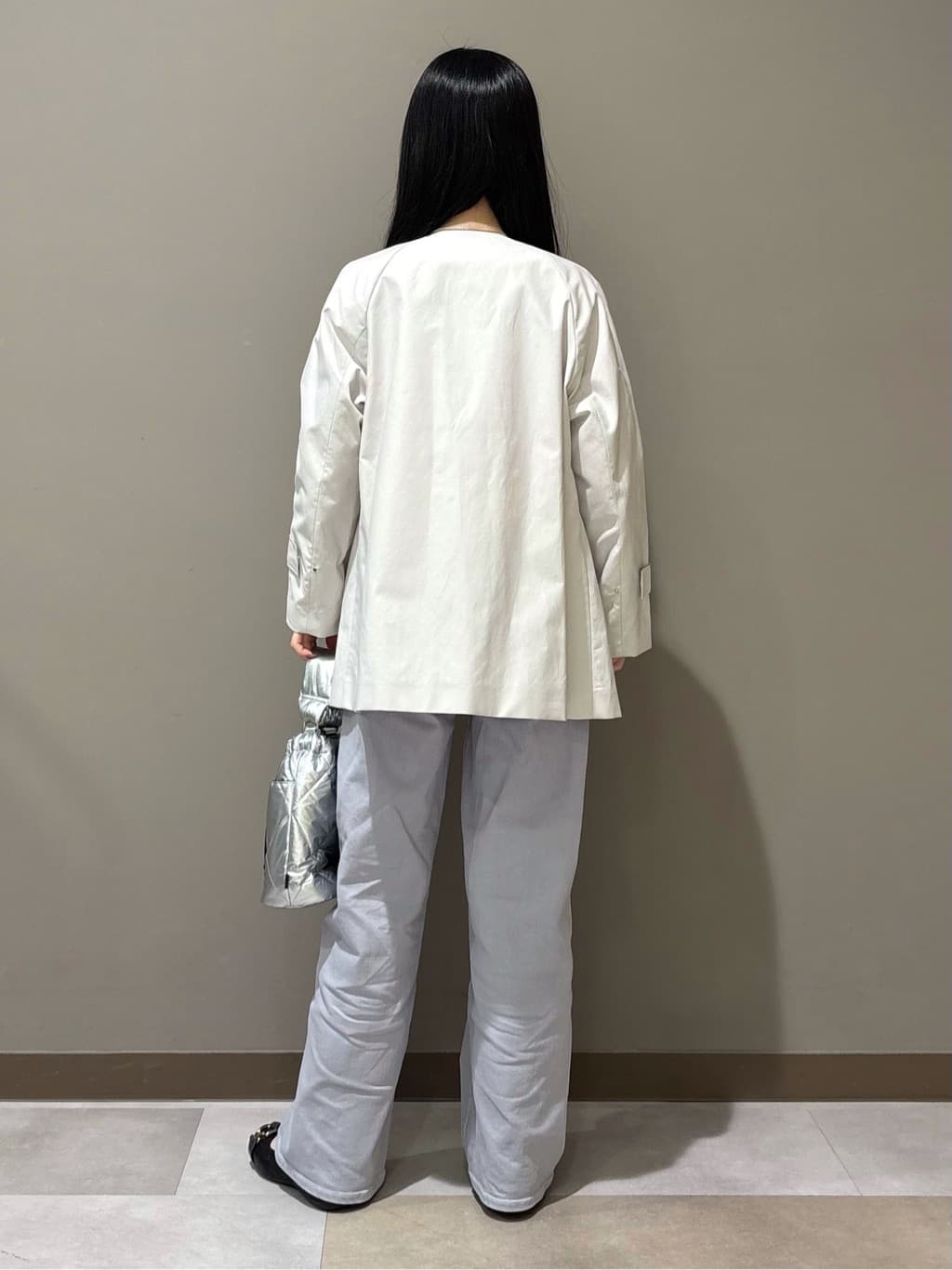 KEIKOさんの「INDIVI｜【撥水/軽量】ミドル丈 ミニマルトレンチコート」を使ったコーディネート
