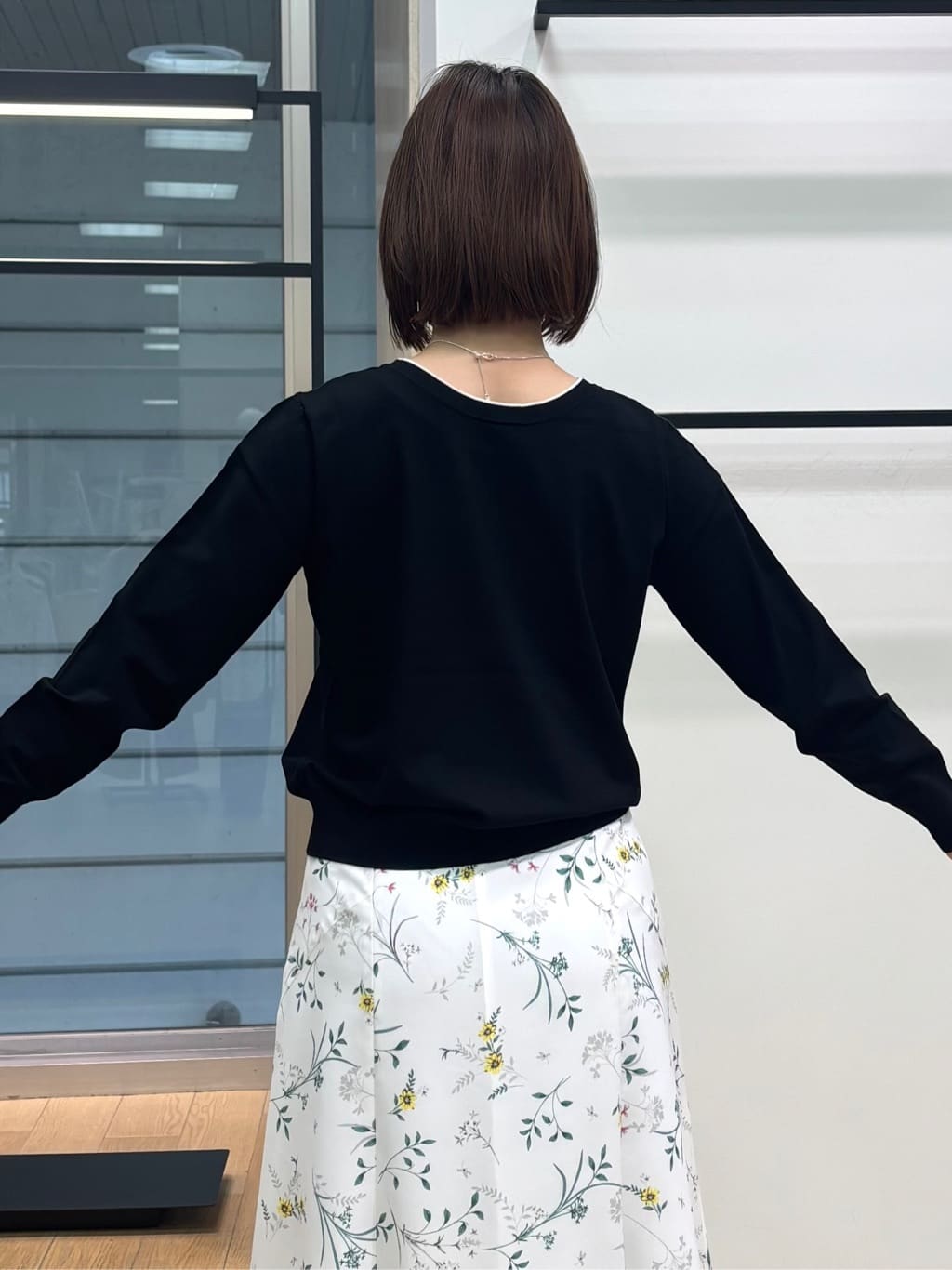 asamiさんの「INDIVI｜【洗える／アンサンブル可能】シンプルデザインニット」を使ったコーディネート