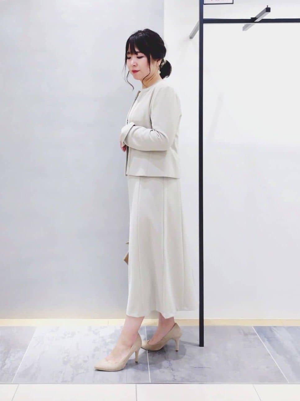 TOMOMIさんの「INDIVI｜【上品光沢／セレモニー／SETUP可能】切り替えデザインジャケット」を使ったコーディネート