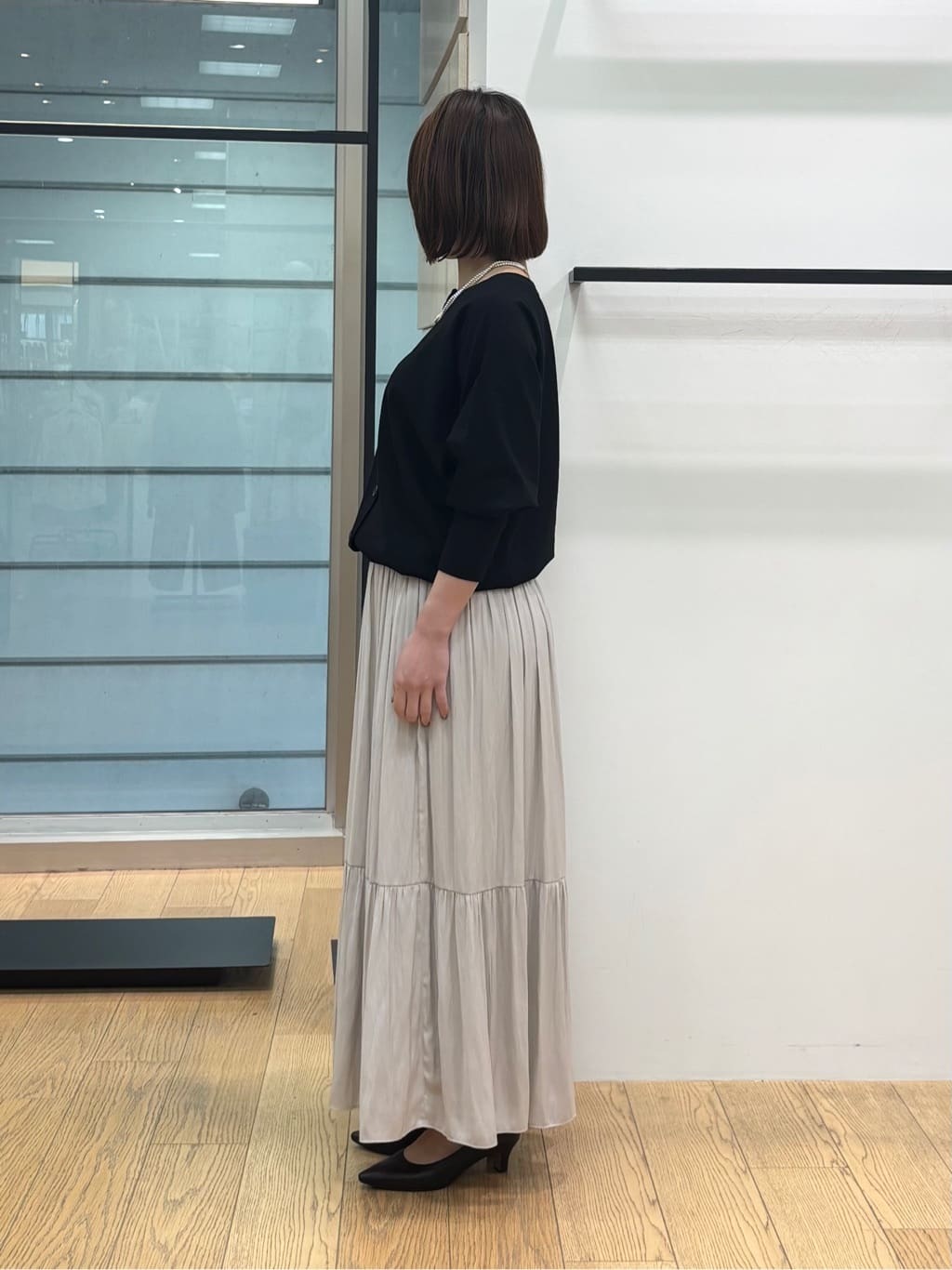 asamiさんの「INDIVI｜【洗える／前後2WAY／アンサンブル可能】ドルマンスリーブカーディガン」を使ったコーディネート