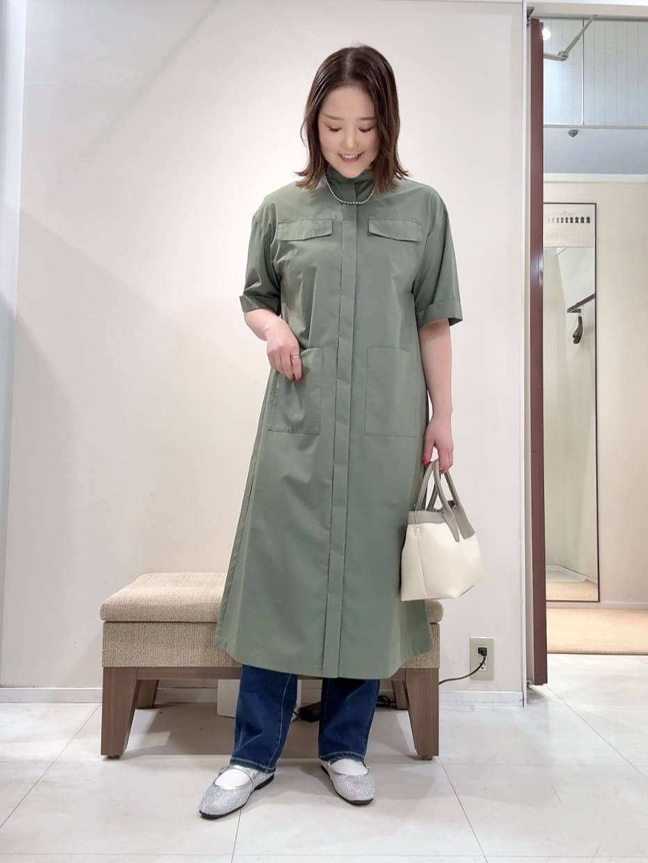 YUIさんの「UNTITLED｜【洗える/前開きボタン】シャンブレーシャツワンピース」を使ったコーディネート