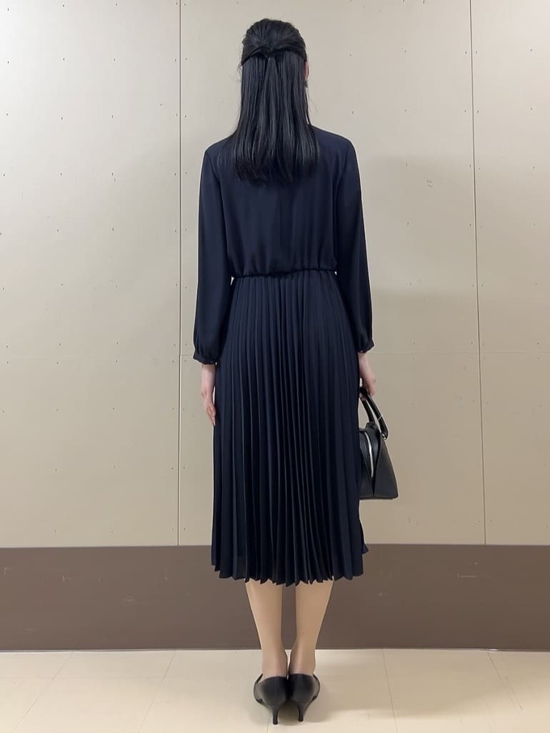 sechiさんの「UNTITLED｜【フォーマル/洗える】ボウタイ プリーツワンピース」を使ったコーディネート