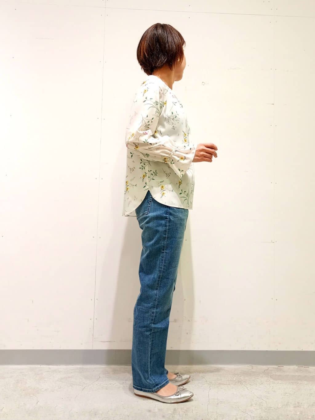 Kさんの「INDIVI｜【撥水/軽量】ミドル丈 ミニマルトレンチコート」を使ったコーディネート