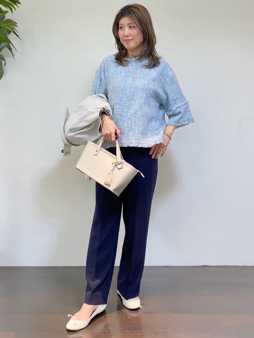 tomoさんの「UNTITLED｜【定番人気/はっ水/洗える】タスランショートトレンチコート」を使ったコーディネート