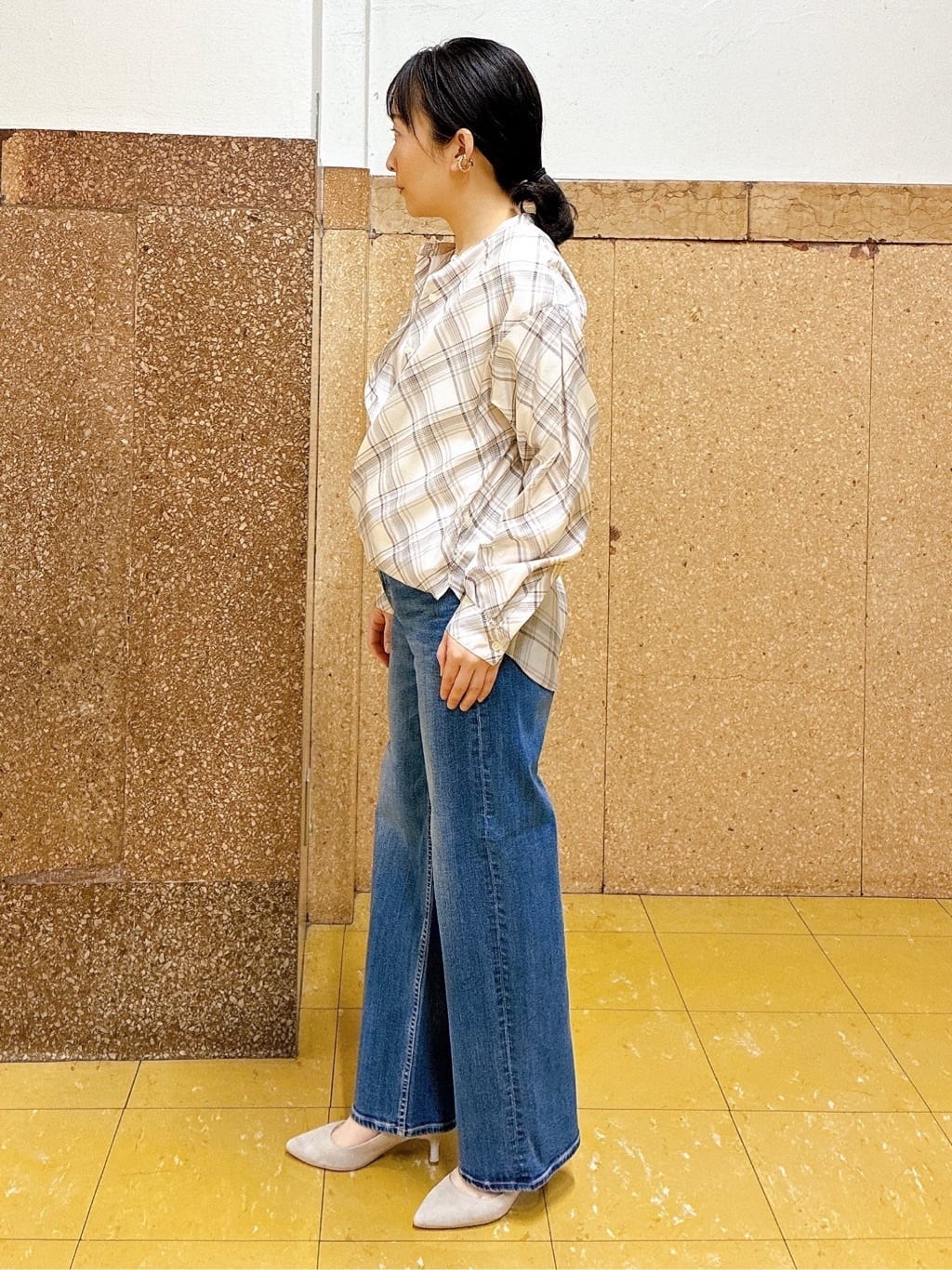 hattoriさんの「INDIVI｜【褒められデニム】ワイドストレート デニムパンツ」を使ったコーディネート