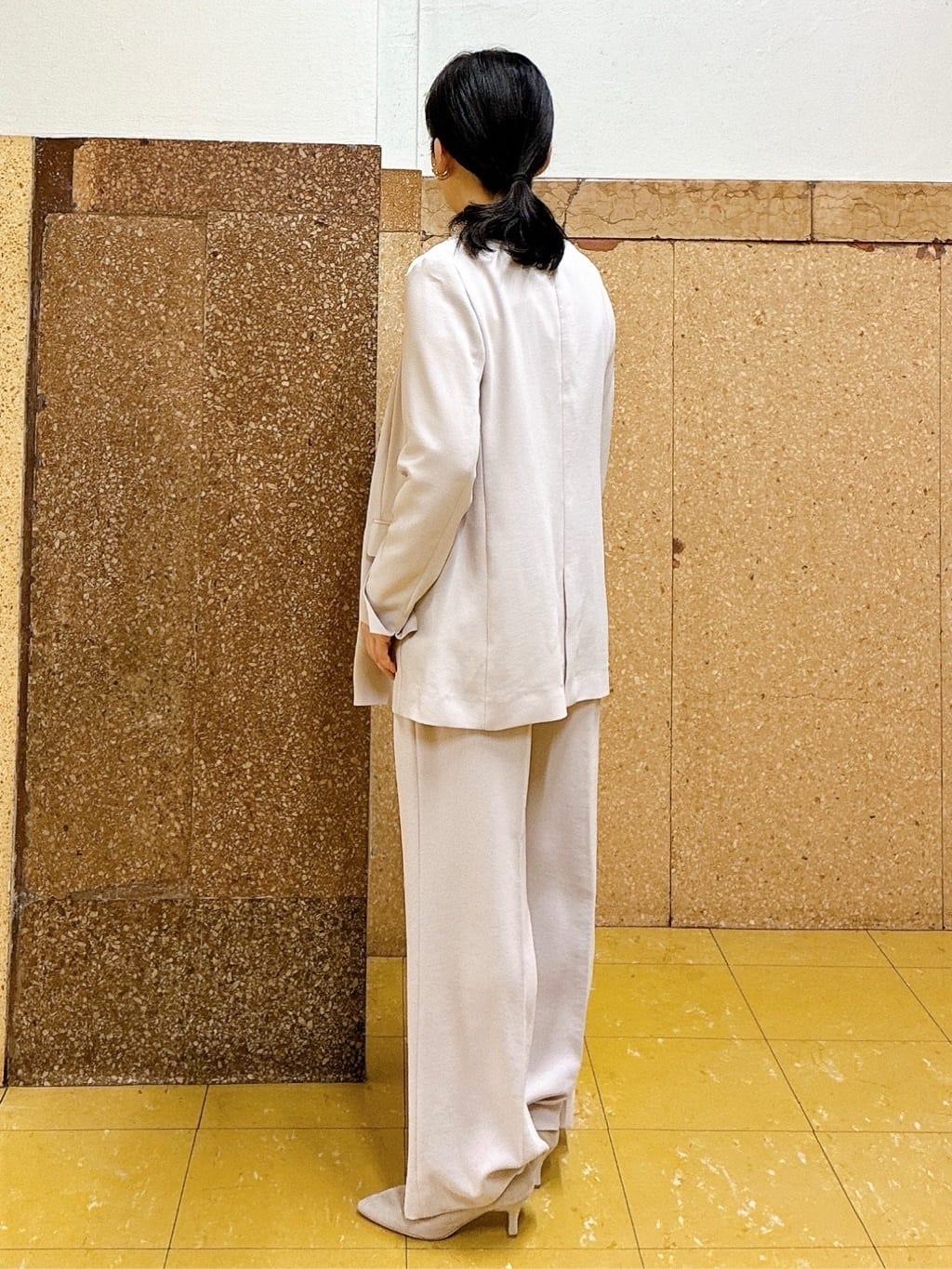 hattoriさんの「INDIVI｜【洗える／UVケア／SETUP可】着る日傘ワイドパンツ」を使ったコーディネート