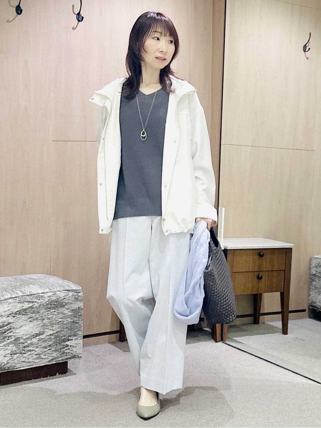 Miwaさんの「UNTITLED｜【7色展開/洗える/程よい透け感】ドライタッチVネックニット」を使ったコーディネート