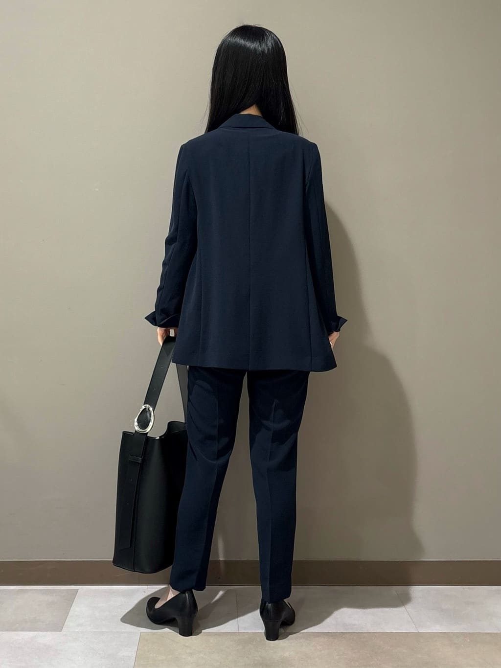 KEIKOさんの「INDIVI｜【洗える／多機能／SETUP可】着る日傘ダブルジャケット」を使ったコーディネート