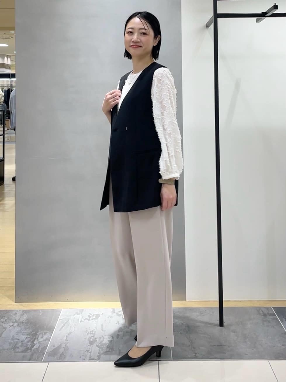 shihoさんの「INDIVI｜【洗える／多機能／SETUP可】着る日傘ジレジャケット」を使ったコーディネート