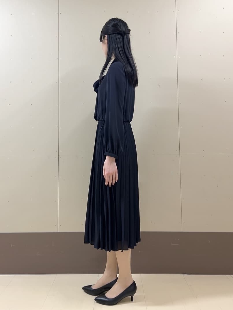 sechiさんの「UNTITLED｜【フォーマル/洗える】ボウタイ プリーツワンピース」を使ったコーディネート