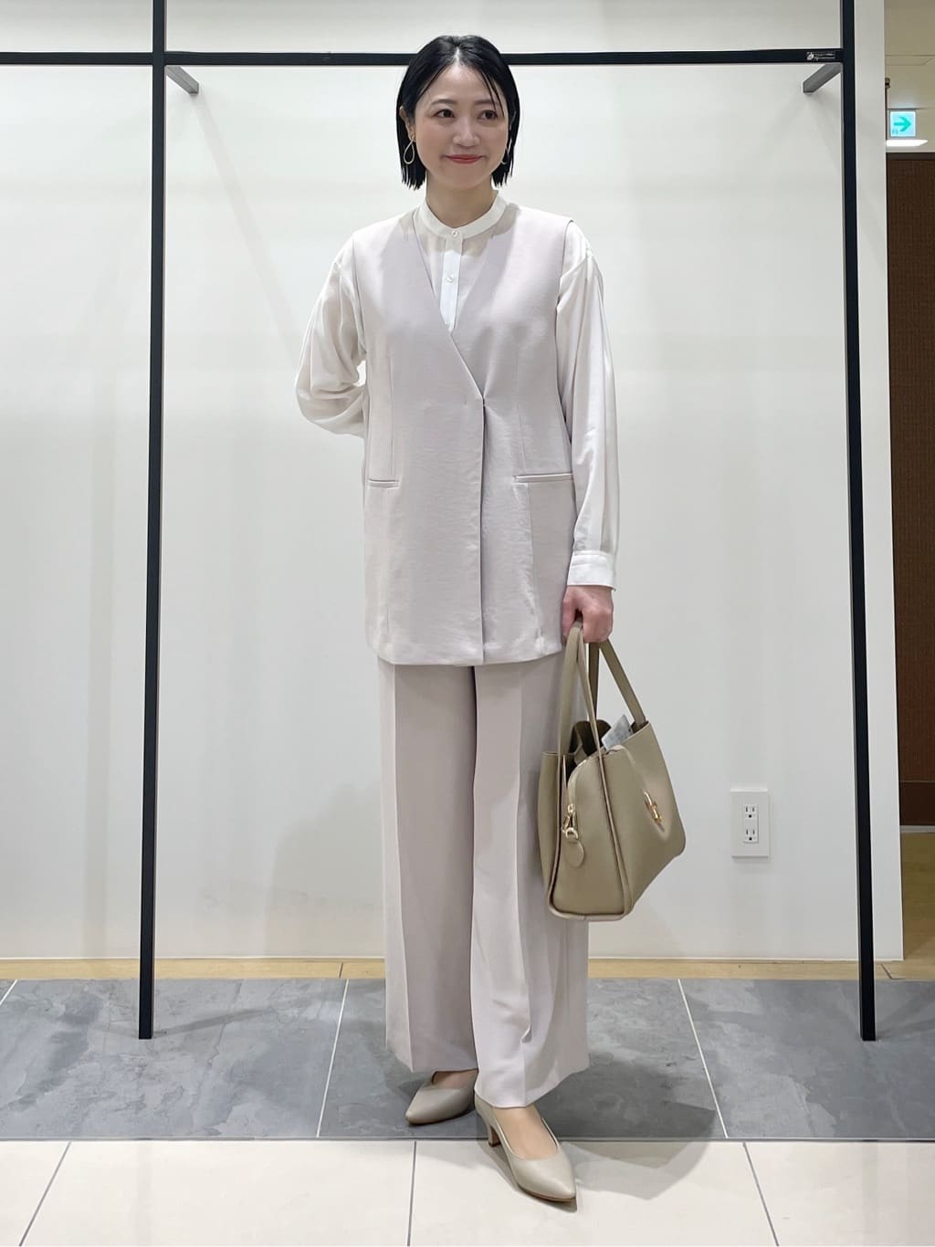 shihoさんの「INDIVI｜【洗える／多機能／SETUP可】着る日傘ジレジャケット」を使ったコーディネート