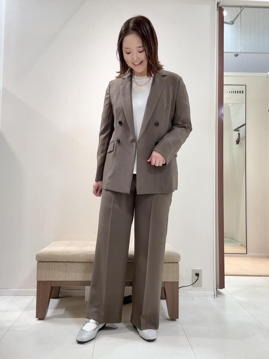YUIさんの「UNTITLED｜【新色追加/セットアップ可】エアリー ダブルブレストジャケット」を使ったコーディネート