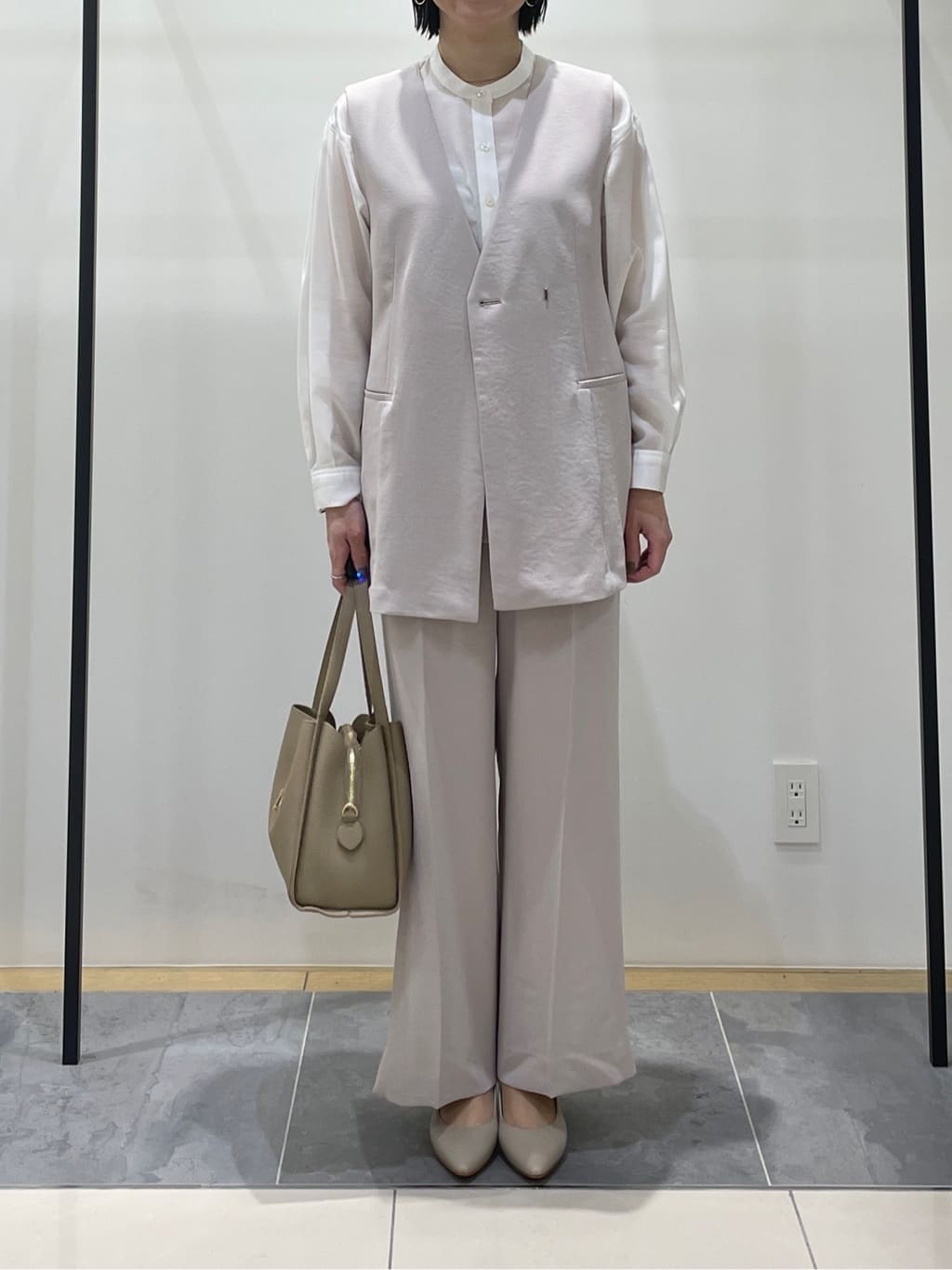 shihoさんの「INDIVI｜【洗える／多機能／SETUP可】着る日傘ジレジャケット」を使ったコーディネート