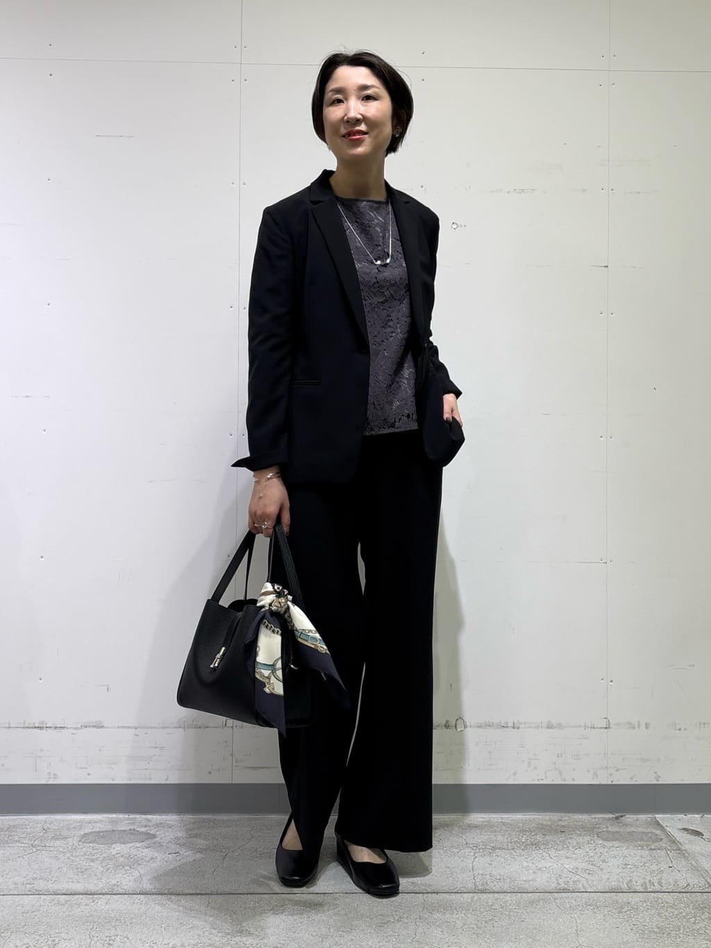 yuriさんの「INDIVI｜【通勤スーツ／洗える】ストレッチワイドパンツ」を使ったコーディネート