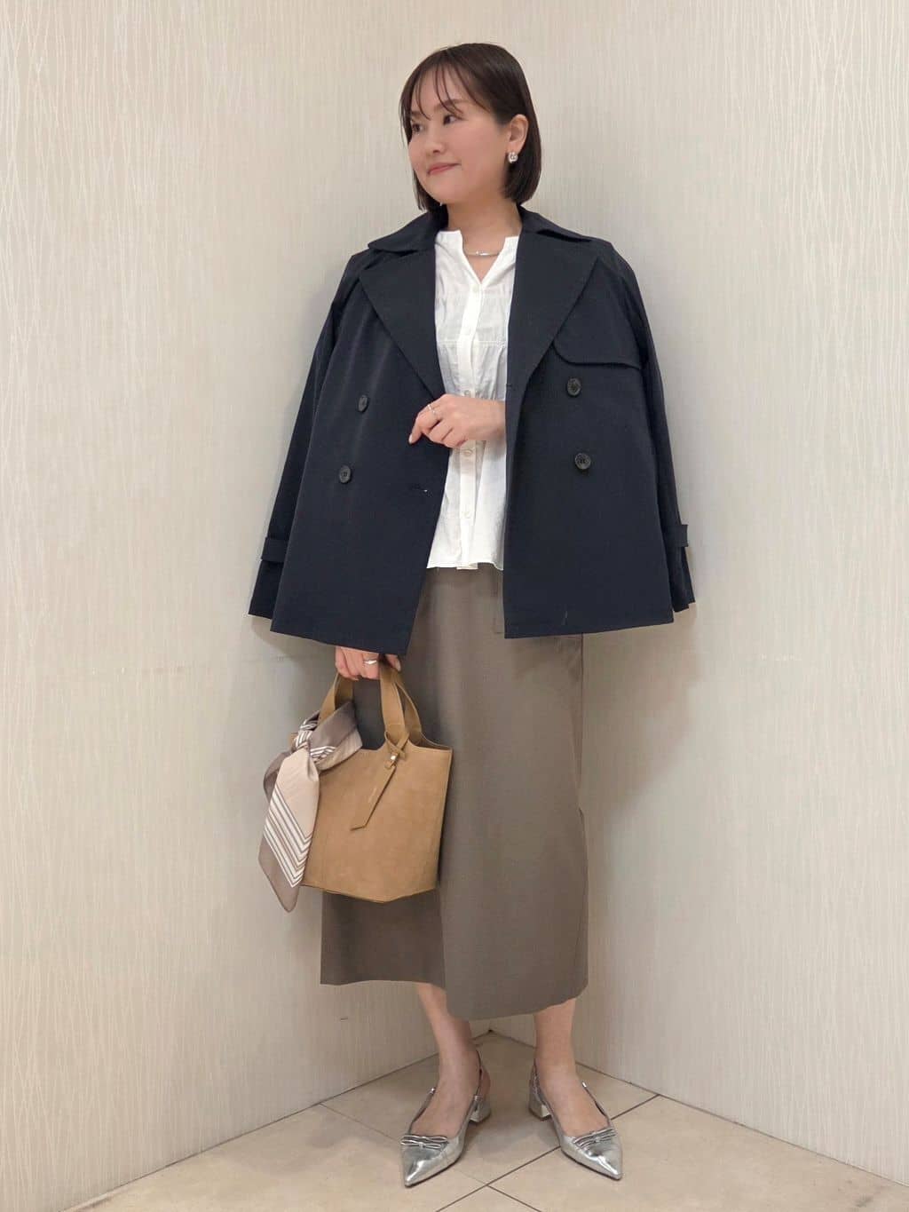 naokoさんの「UNTITLED｜【定番人気/はっ水/洗える】タスランショートトレンチコート」を使ったコーディネート