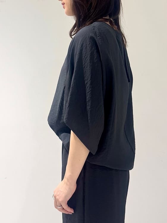そんさんの「INDIVI｜【洗える／5分袖／UVケア／SETUP可能】モモンガスリーブブラウス」を使ったコーディネート