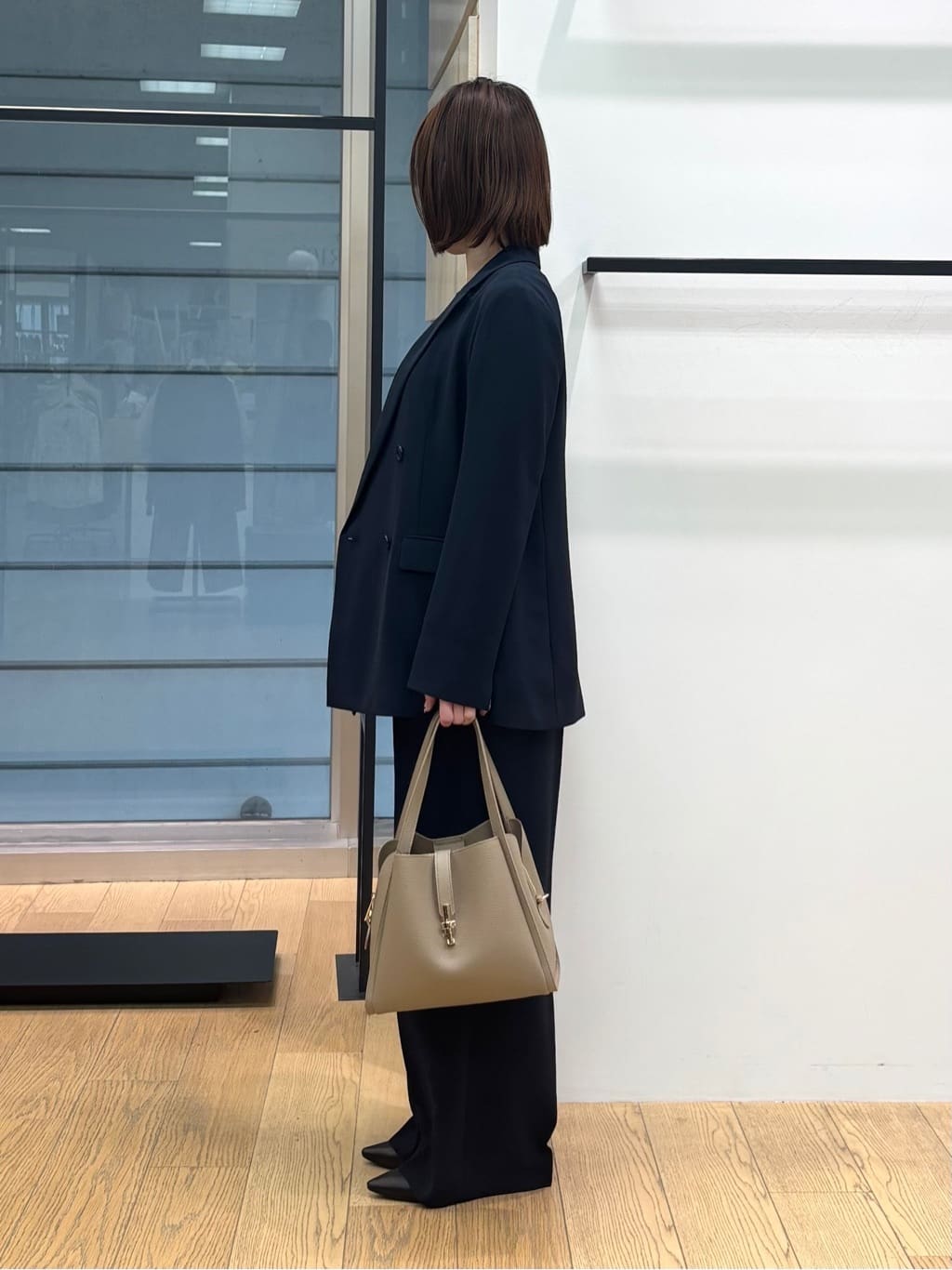asamiさんの「INDIVI｜【洗える／UVケア／SETUP可】着る日傘ペプラムブラウス」を使ったコーディネート