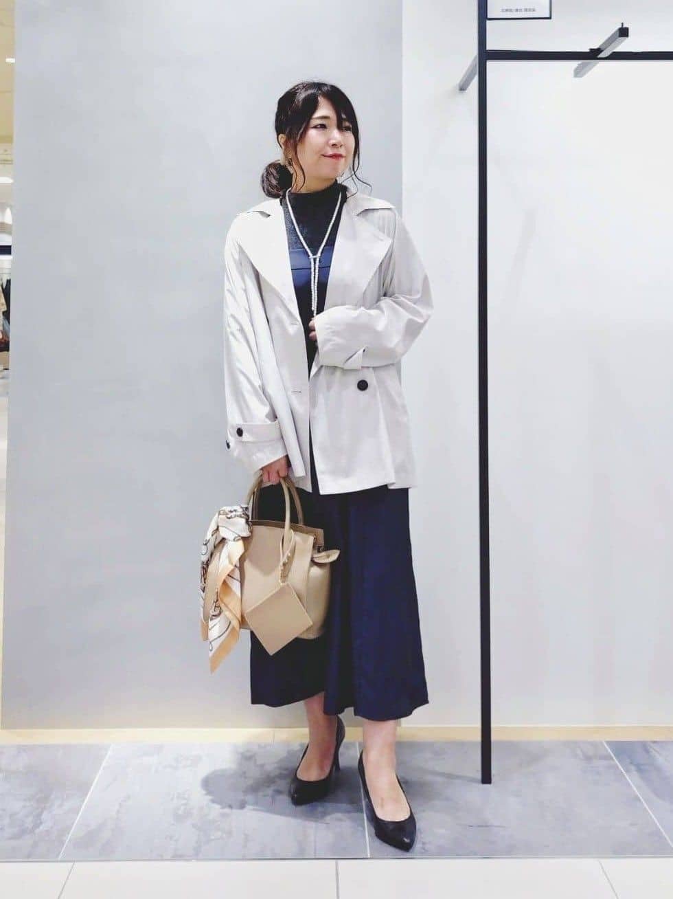 TOMOMIさんの「INDIVI｜【撥水／UVケア／2WAY】超軽量ライナー付ライトトレンチコート」を使ったコーディネート