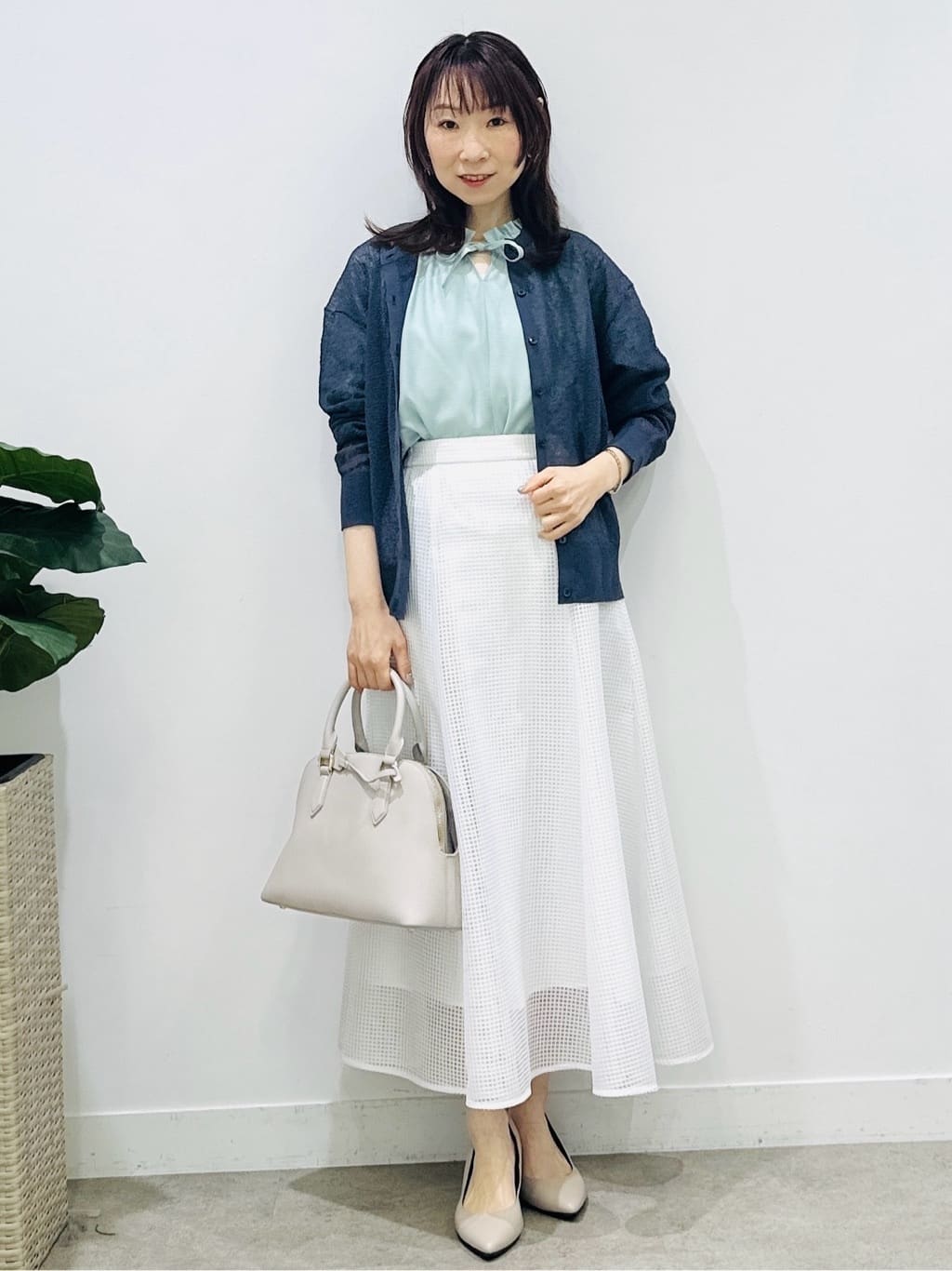 Miwaさんの「UNTITLED｜【シアー/首元フリル】シルキーシフォンブラウス」を使ったコーディネート