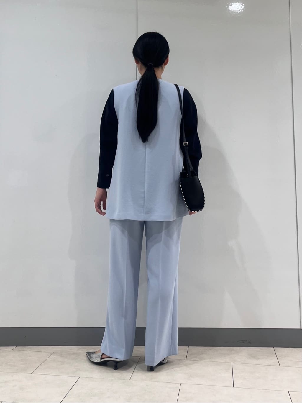 hasuさんの「INDIVI｜【洗える／多機能／SETUP可】着る日傘ジレジャケット」を使ったコーディネート