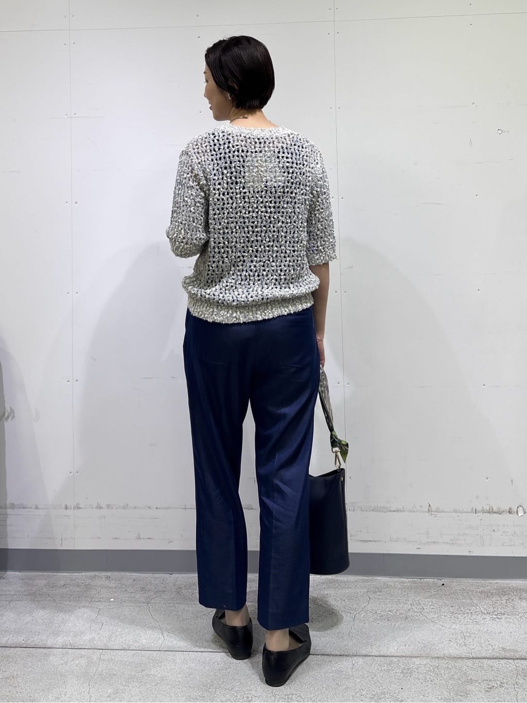yuriさんの「INDIVI｜【洗える／UVケア／SETUP可能】デニムライクテーパードパンツ」を使ったコーディネート