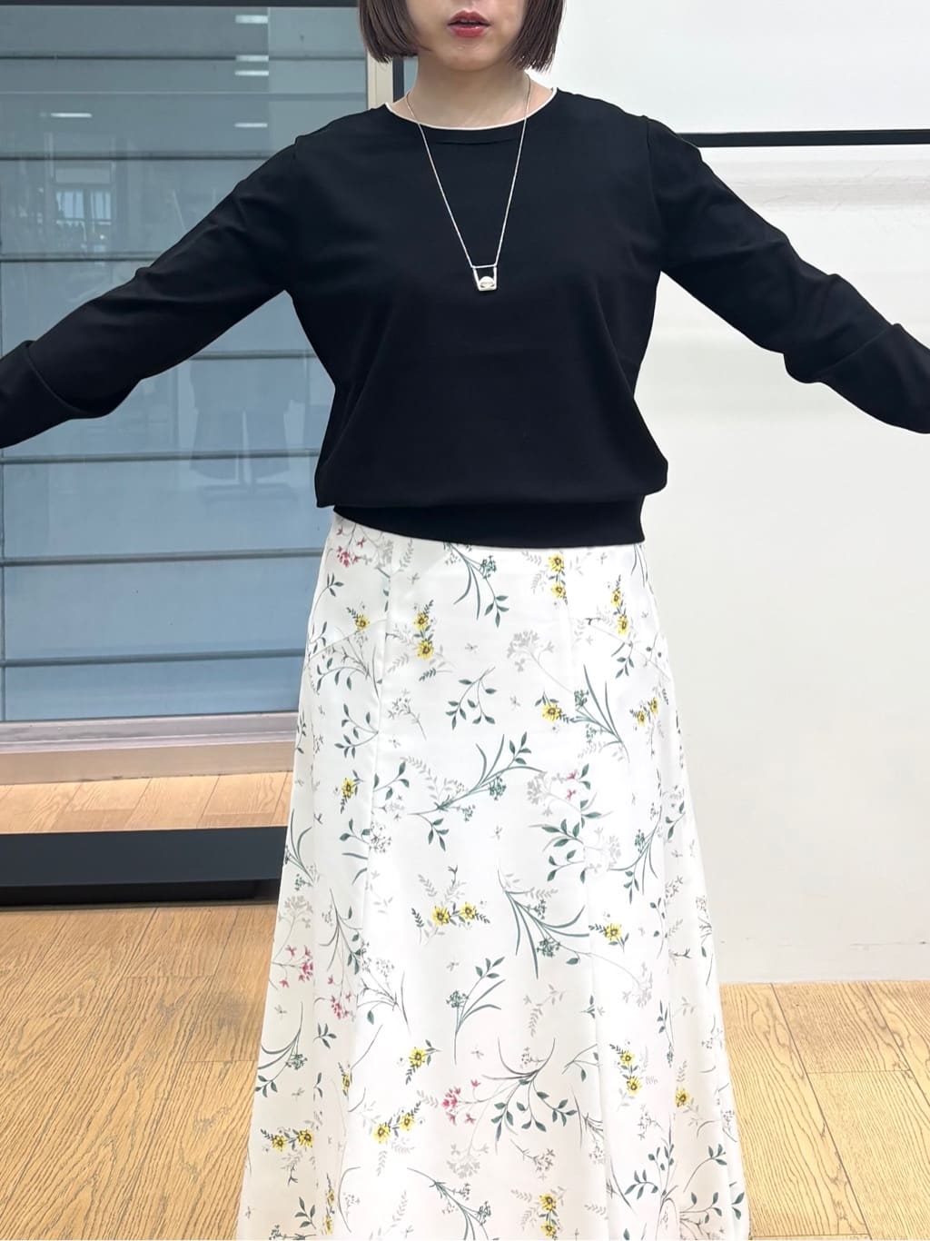 asamiさんの「INDIVI｜【洗える／アンサンブル可能】シンプルデザインニット」を使ったコーディネート