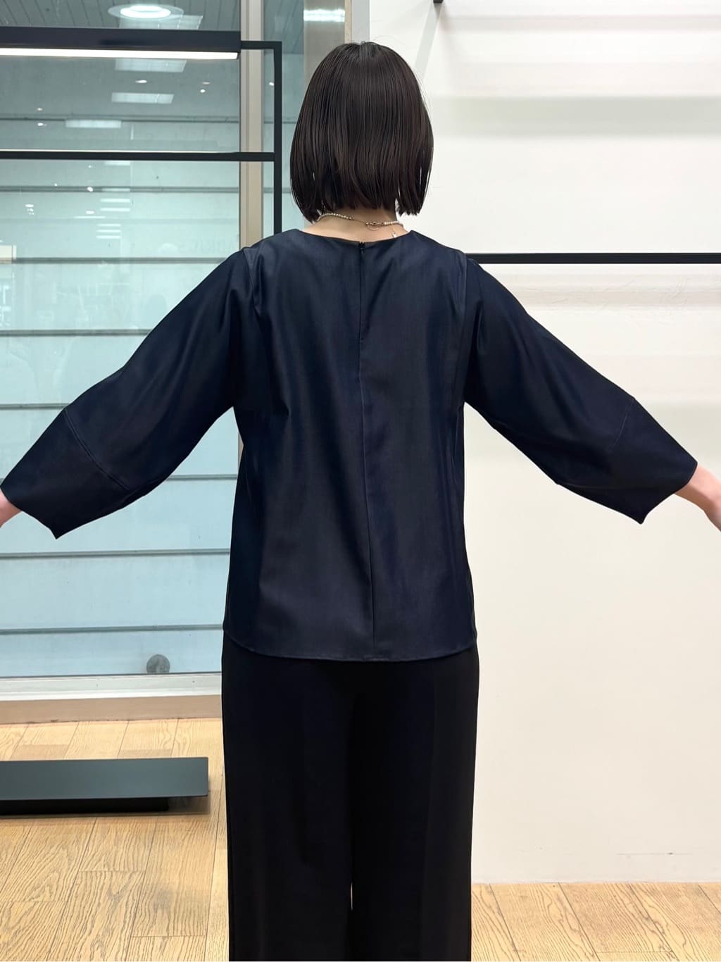 asamiさんの「INDIVI｜【洗える／UVケア／SETUP可能】デニムライク ランタン袖ブラウス」を使ったコーディネート