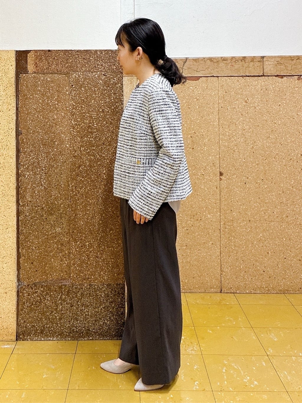 hattoriさんの「INDIVI｜【褒められパンツ／洗える／ウエストゴム】ワイドタックパンツ」を使ったコーディネート
