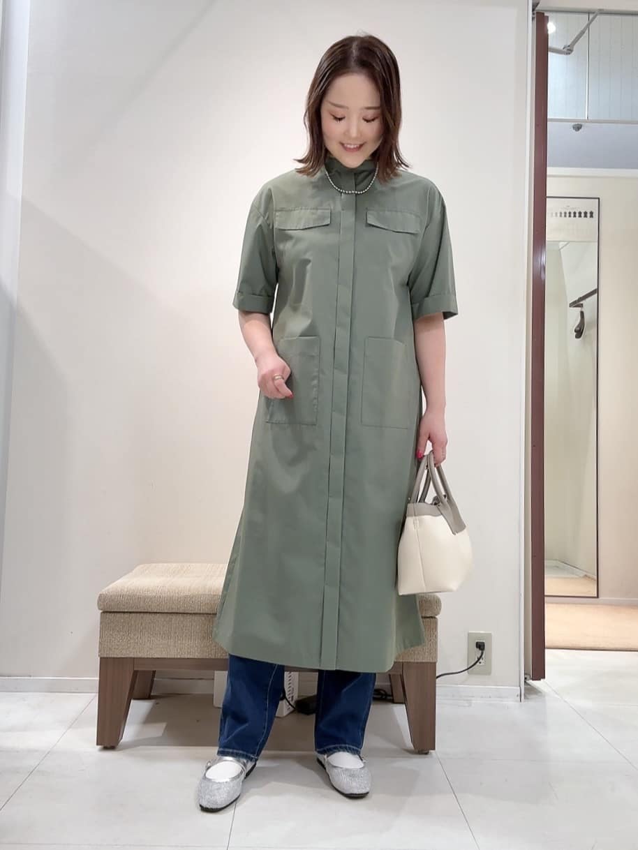 YUIさんの「UNTITLED｜【洗える/前開きボタン】シャンブレーシャツワンピース」を使ったコーディネート