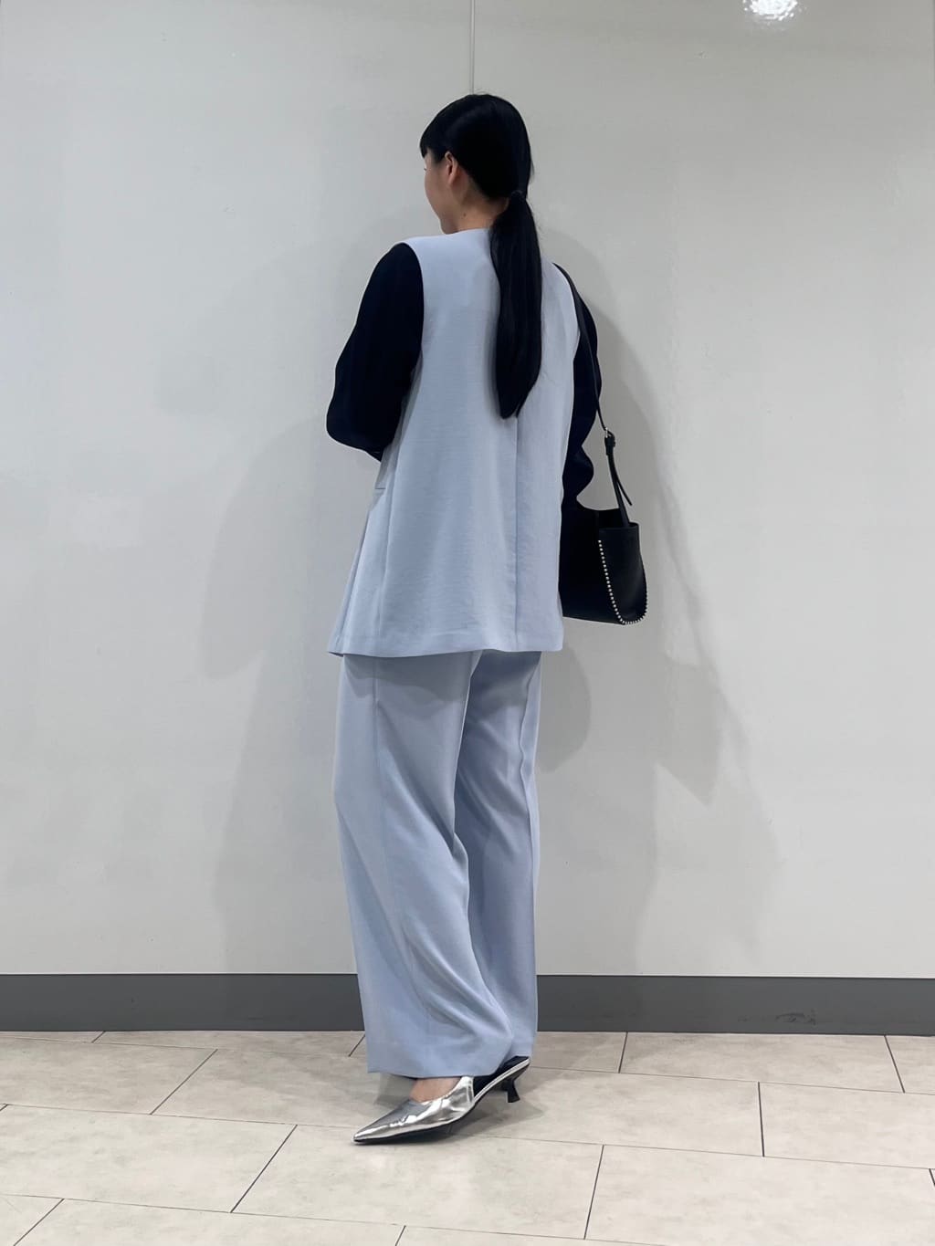 hasuさんの「INDIVI｜【洗える／多機能／SETUP可】着る日傘ジレジャケット」を使ったコーディネート