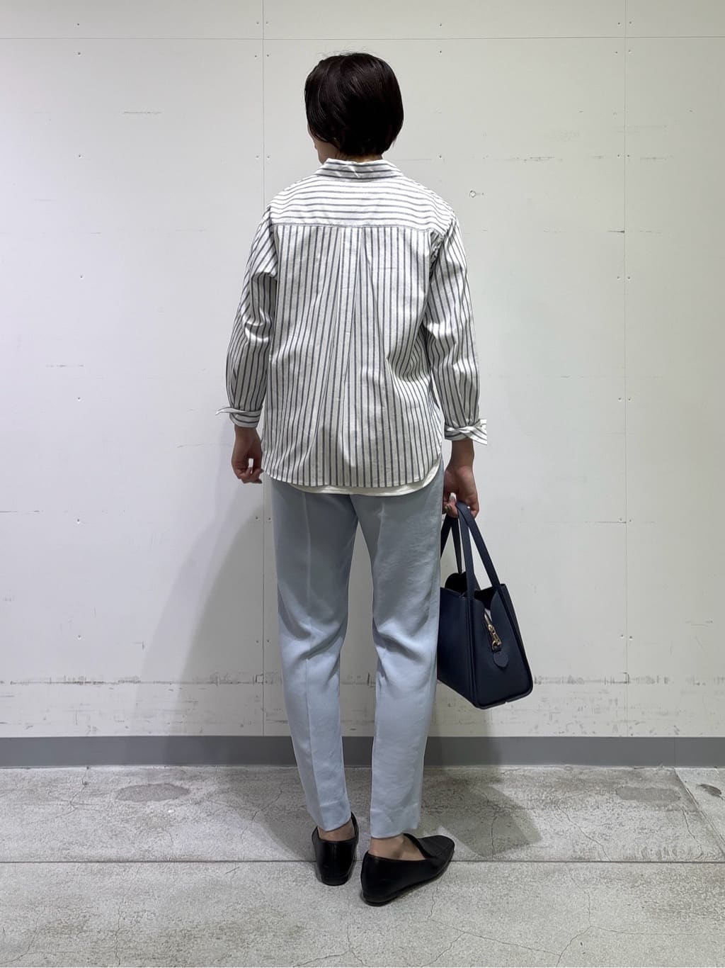 yuriさんの「INDIVI｜【洗える／UVケア／SETUP可】着る日傘テーパードパンツ」を使ったコーディネート
