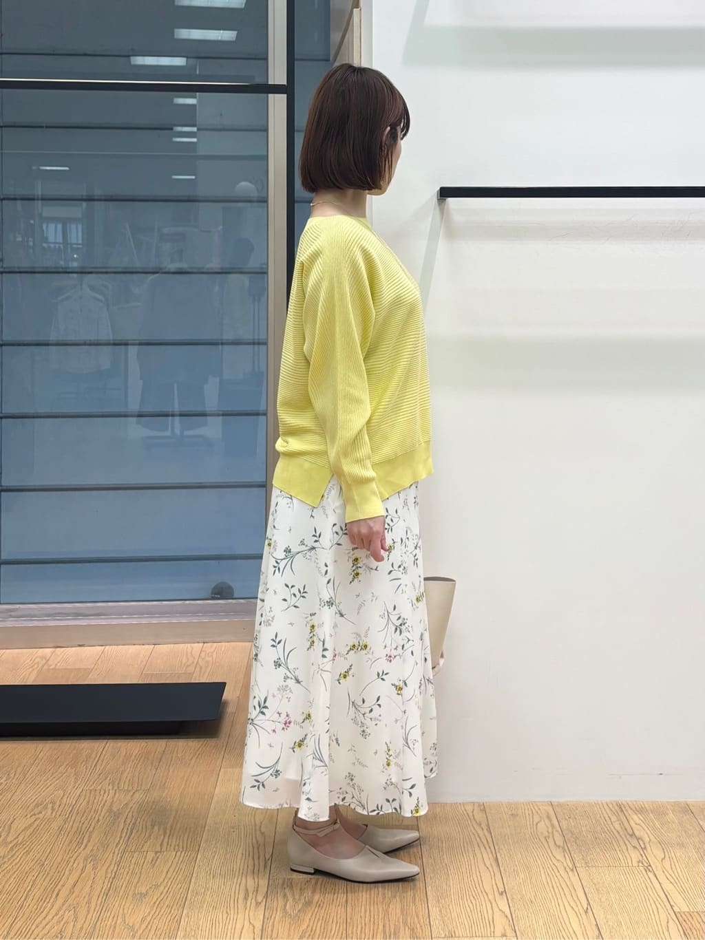 asamiさんの「INDIVI｜【洗える／キレイ色】体型カバー無縫製ニット」を使ったコーディネート