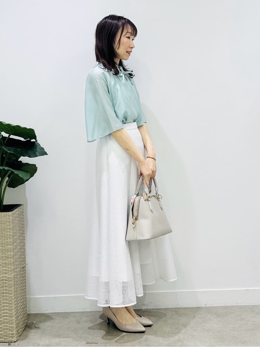 Miwaさんの「UNTITLED｜【シアー/首元フリル】シルキーシフォンブラウス」を使ったコーディネート