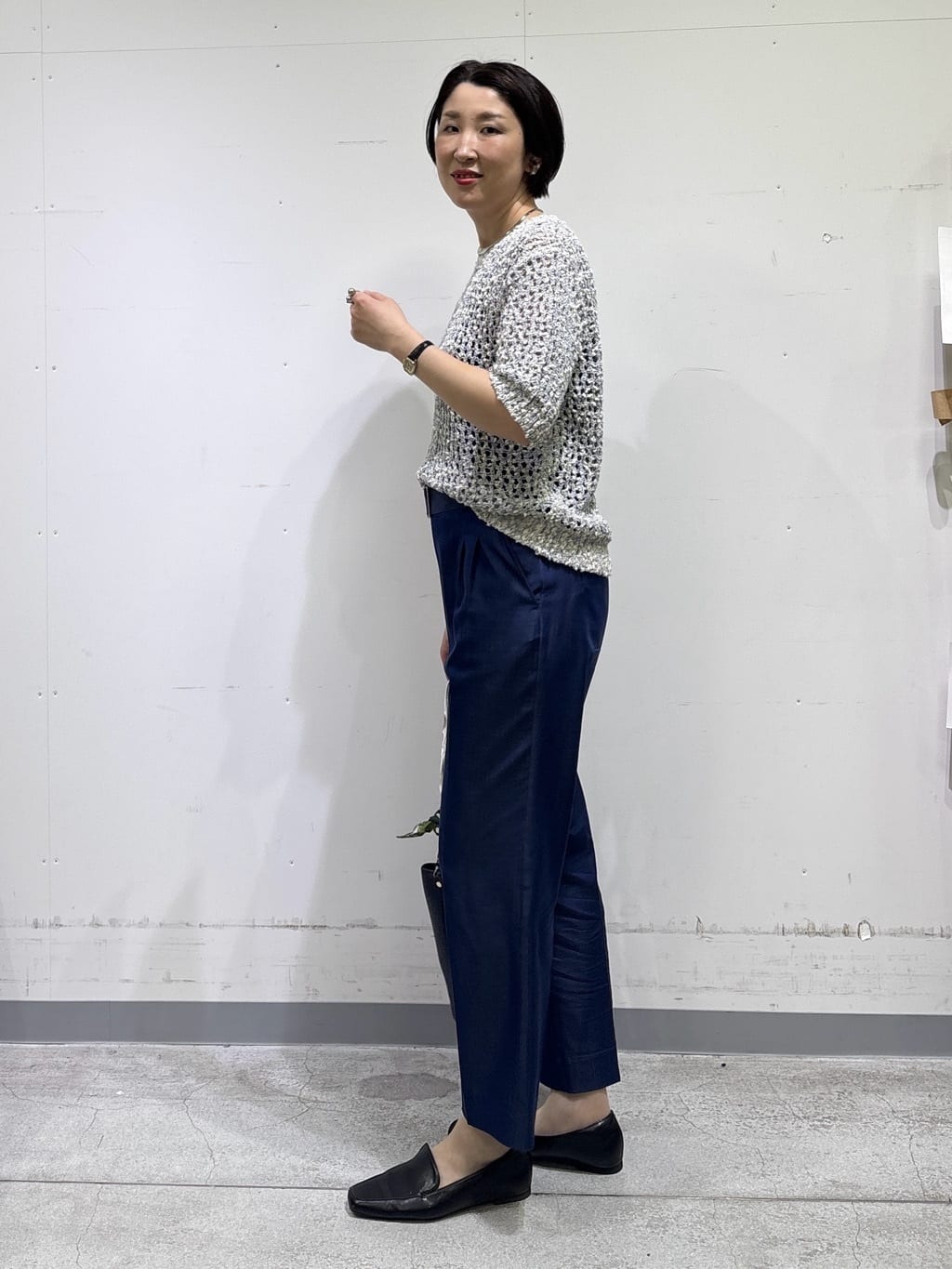 yuriさんの「INDIVI｜【洗える／UVケア／SETUP可能】デニムライクテーパードパンツ」を使ったコーディネート