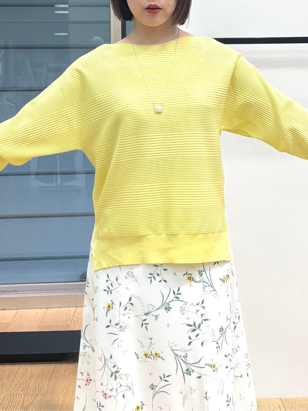 asamiさんの「INDIVI｜【洗える／キレイ色】体型カバー無縫製ニット」を使ったコーディネート