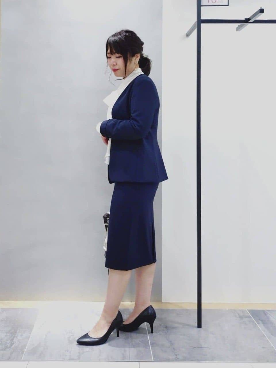 TOMOMIさんの「INDIVI｜【通勤スーツ／洗える】ストレッチカラーレスジャケット」を使ったコーディネート