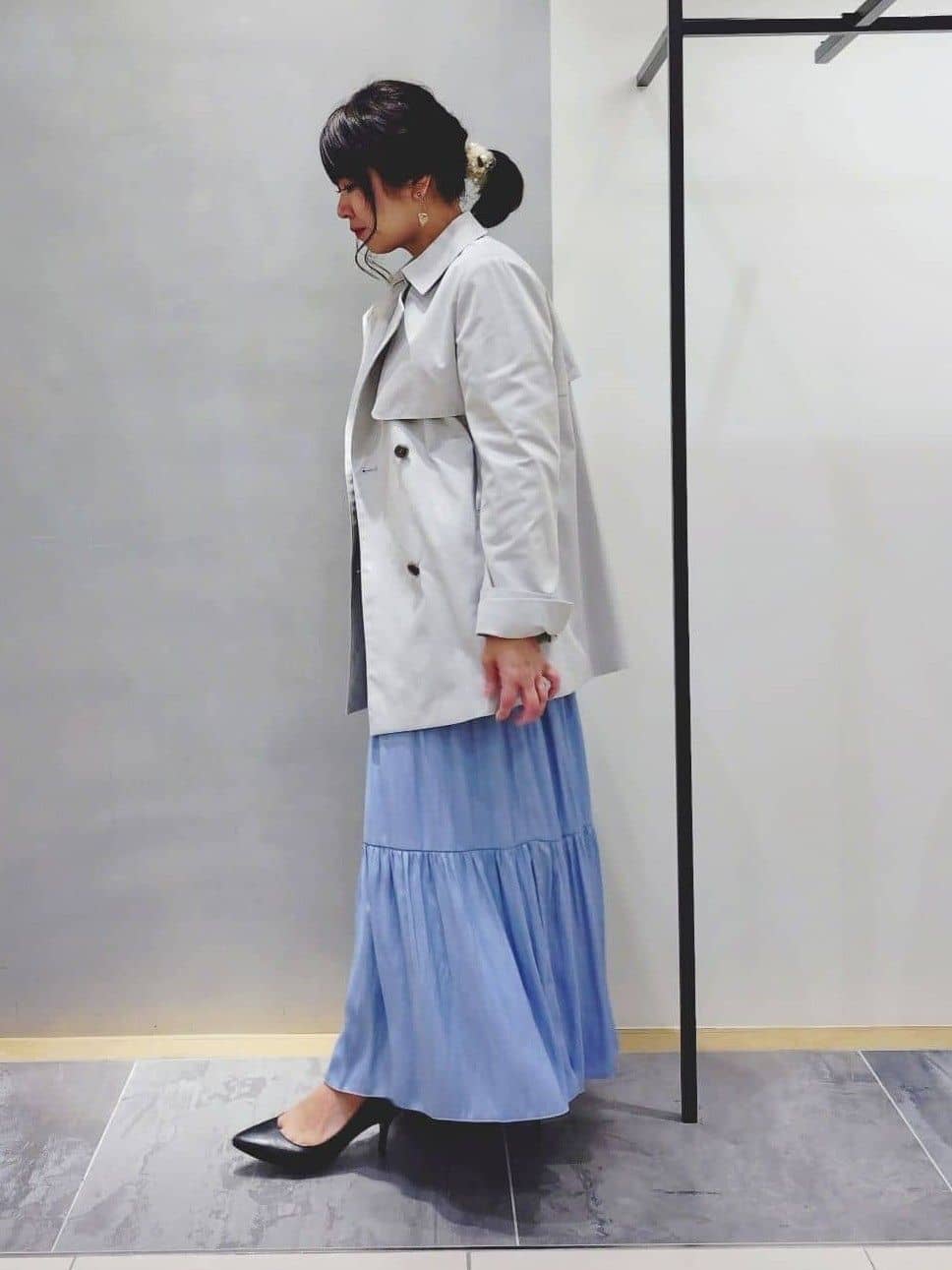 TOMOMIさんの「INDIVI｜【洗える／丈調整可能】ギャザーフレアスカート」を使ったコーディネート