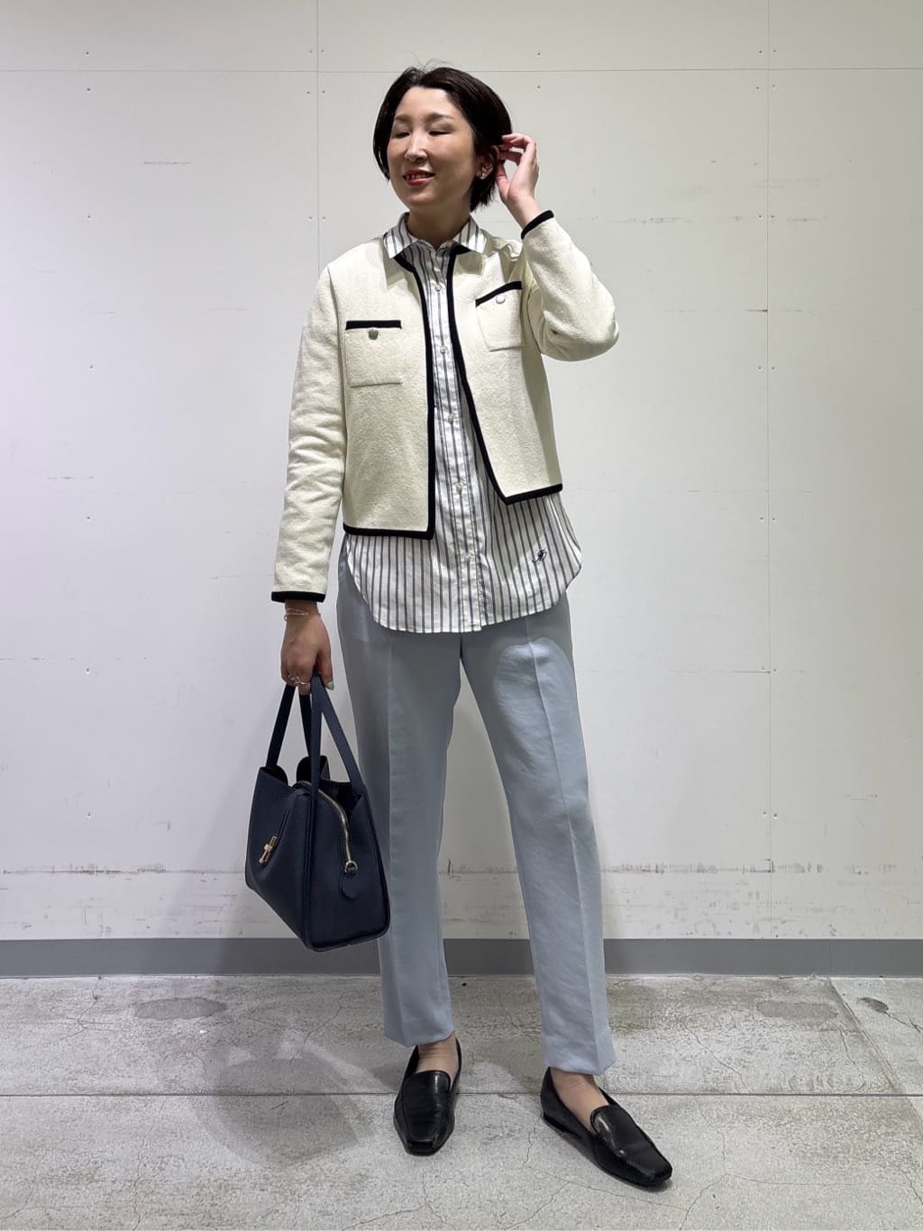 yuriさんの「INDIVI｜【洗える／UVケア／SETUP可】着る日傘テーパードパンツ」を使ったコーディネート