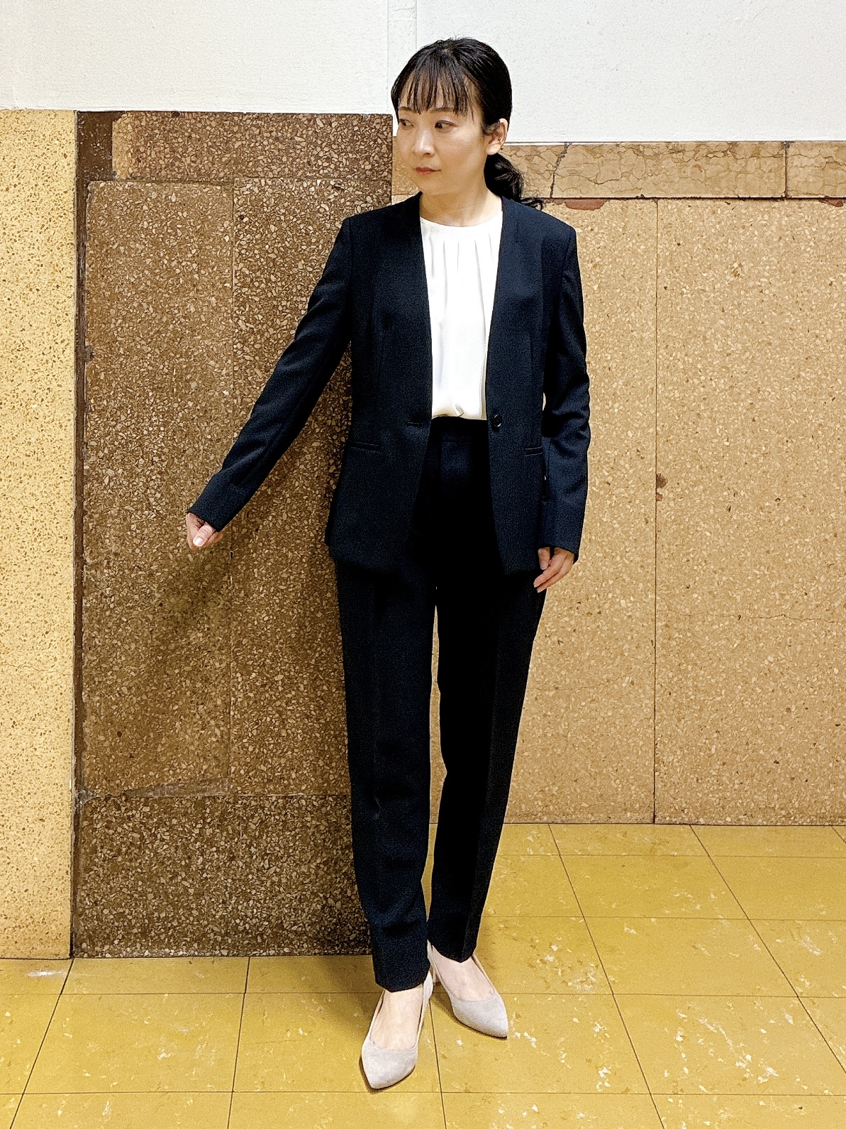 hattoriさんの「INDIVI｜【定番スーツ／UVケア／洗える】ウール調ノーカラージャケット」を使ったコーディネート