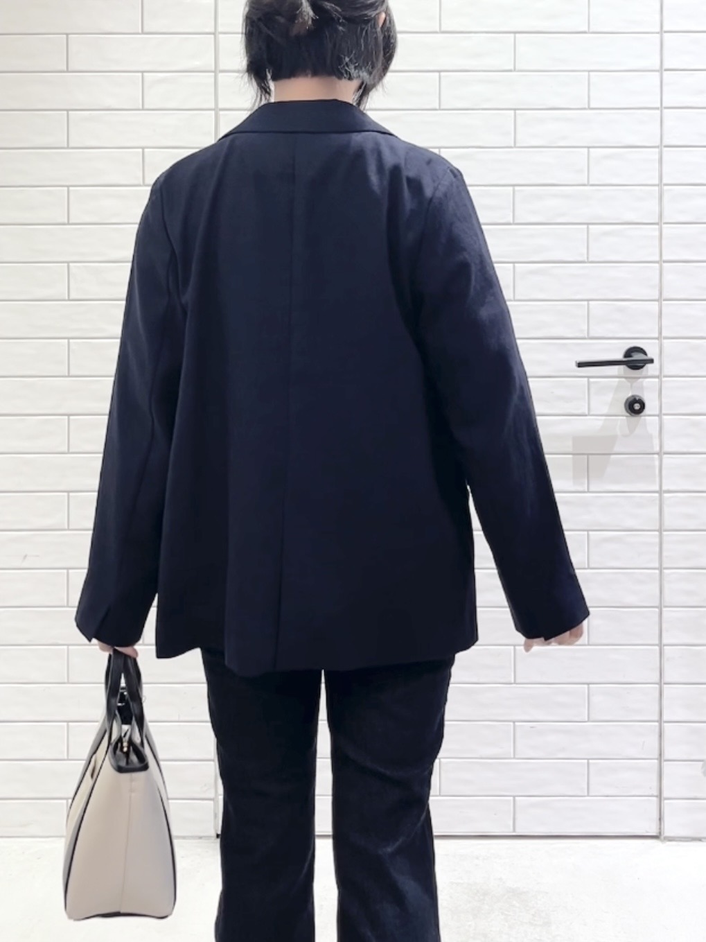 しおりさんの「OPAQUE.CLIP｜【UV／接触冷感】ダブルブレストジャケット《防シワ加工／洗える》」を使ったコーディネート