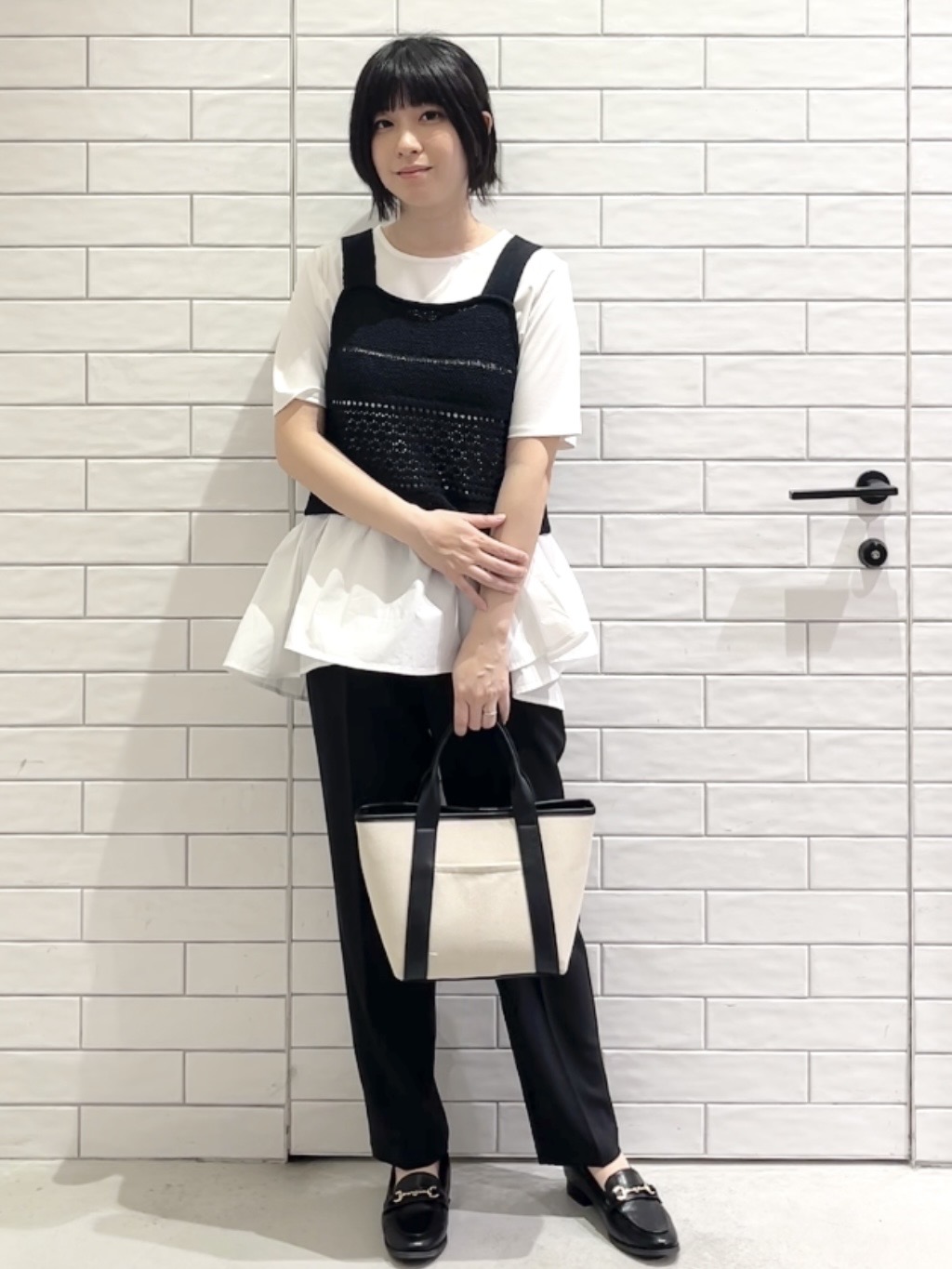 しおりさんの「OPAQUE.CLIP｜テープヤーンビスチェニット【洗濯機OK／抗ピル】」を使ったコーディネート